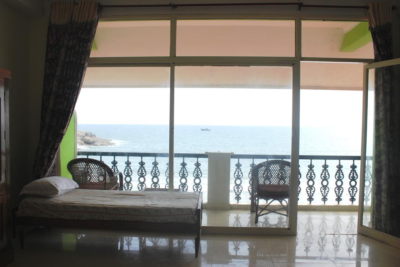 Adam Beach Resort Kovalam Ngoại thất bức ảnh